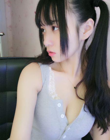 校霸犯错被学霸罚带钢笔去上课_4K高清免费观看